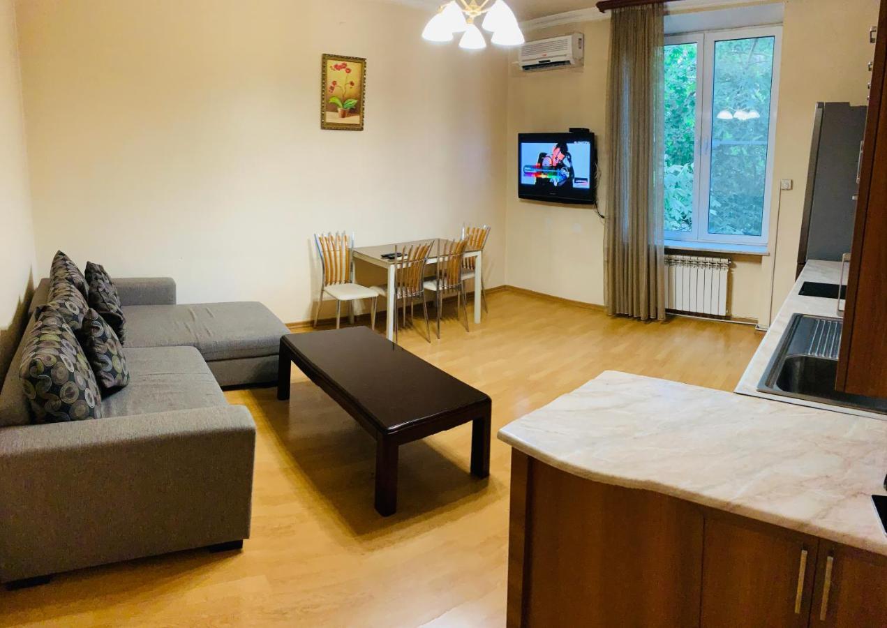 City Center Apartment On Sayat Nova Street Jerevan Exteriér fotografie